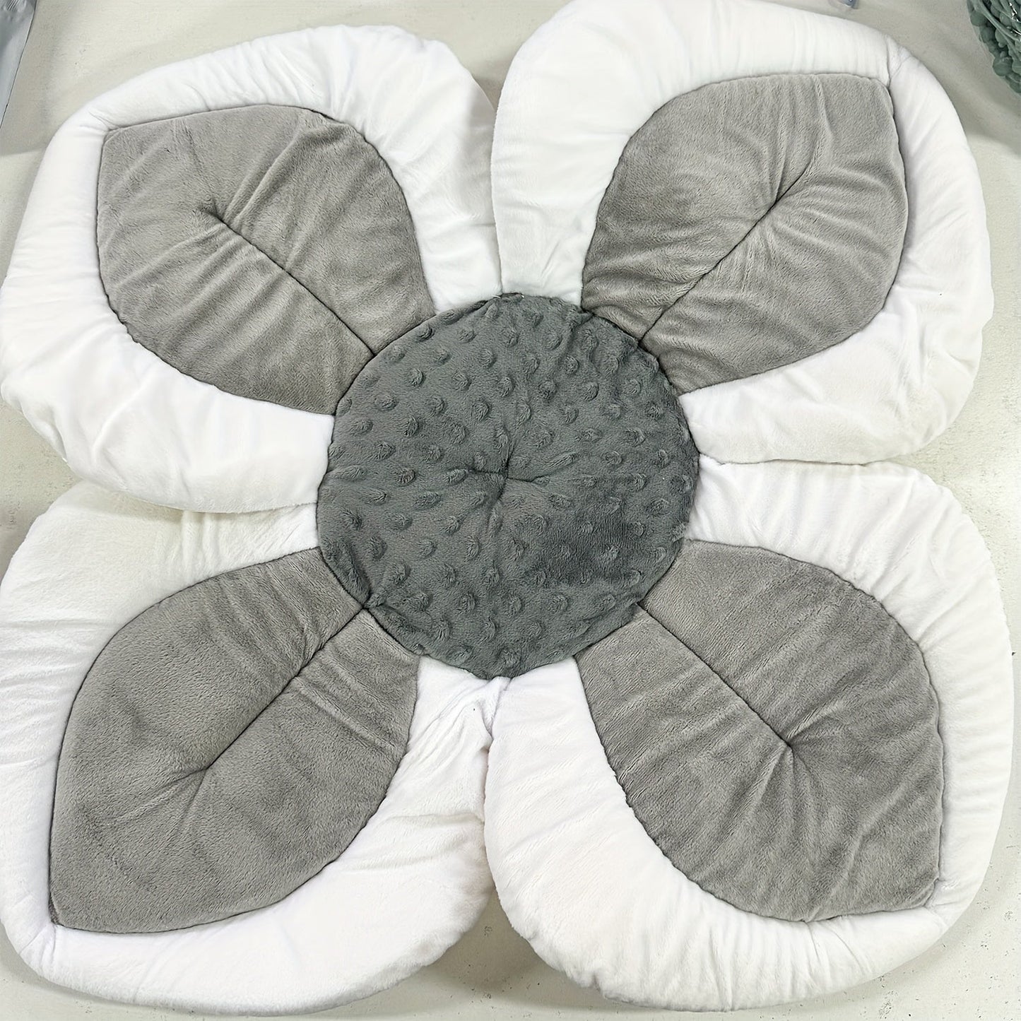BloomBather™ – Plush Flower Baby Bath Pad